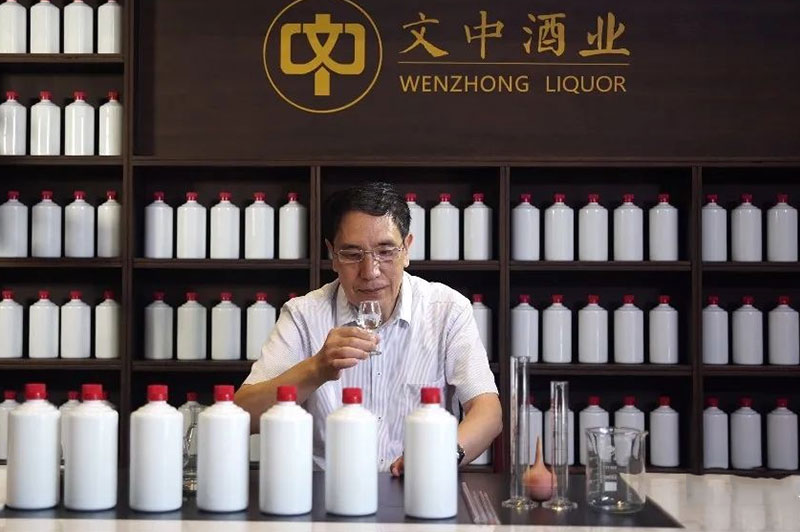 文中酒業(yè)推薦四款性價比高的醬香白酒！